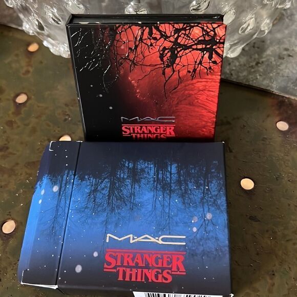 1 LEFT! Mac x Stranger Things Blush He Likes It Cold - Picture 2 of 11
